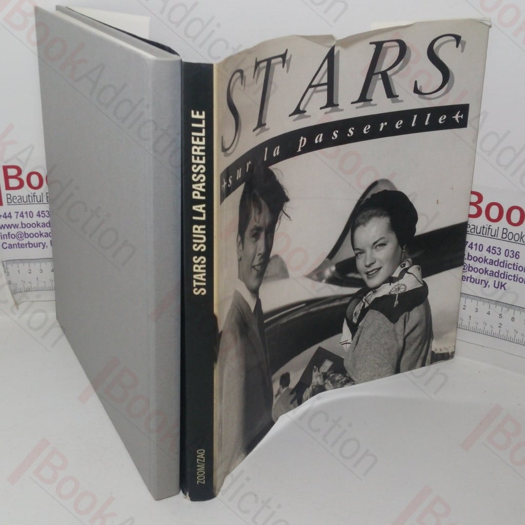 Stars: Sur La Passerelle [Stars: On the Tarmac]